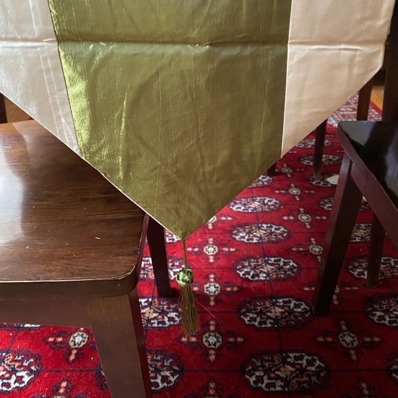 Table runner - Picture 5 of 5